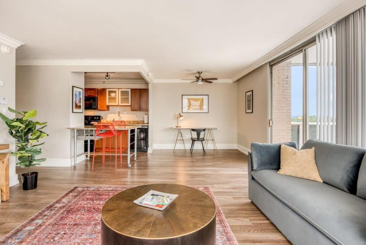 Cozysuites 800 Tower 1br With Gym! 24 Apartment *